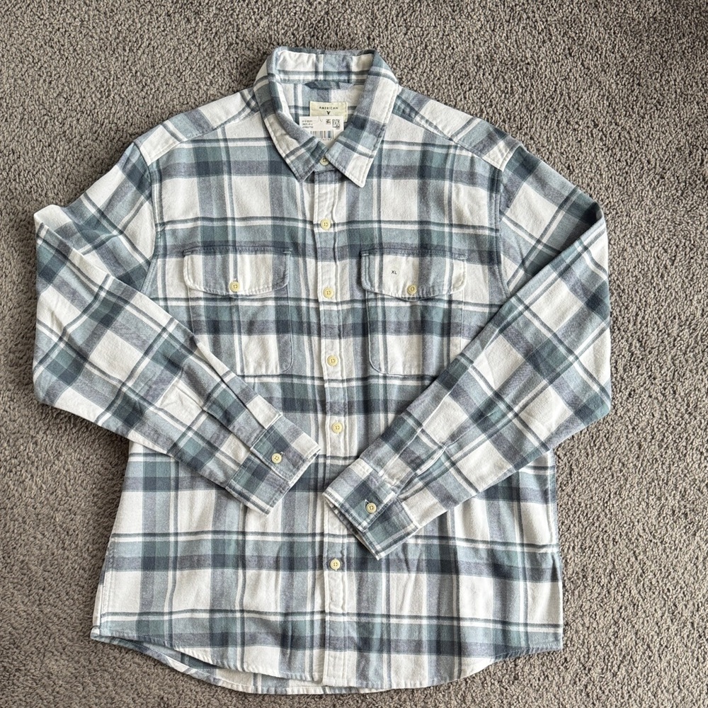 American Eagle Outfitters Gray, White and Blue Checkered Flannel Shirt - XL